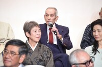 ジェリー藤尾（奥）