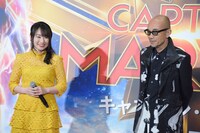 水樹奈々と竹中直人。