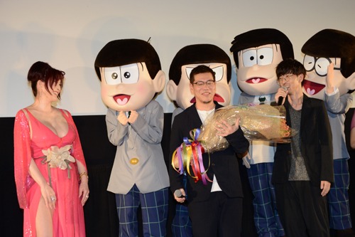 「えいがのおそ松さん」初日舞台挨拶の様子。