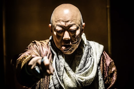 「すじぼり」より、六平直政演じる大内。