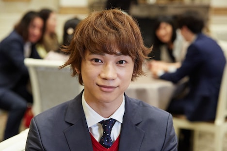 三津谷亮演じる樫冬也。