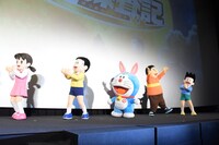 「映画ドラえもん のび太の月面探査記」大ヒット御礼舞台挨拶の様子。