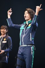 ラップを披露する横山涼。