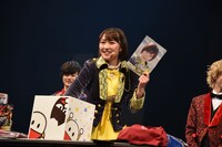 抽選を行う工藤遥。