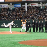 「プリレジェ」関口メンディーが始球式登板、鈴木伸之「背中が15倍大きく見えた」