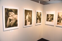「KILIN・一個人の部屋」に展示された樹木希林の写真。