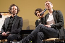 左からロマン・デュリス、ギヨーム・セネズ。