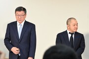 左から多田憲之、白石和彌。