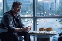 「大脱出2」より、シルヴェスター・スタローン演じるブレスリン。