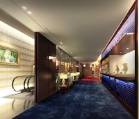 グランドシネマサンシャイン8階コリドーのイメージ。