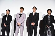左から佐野玲於、片寄涼太、鈴木伸之、川村壱馬。