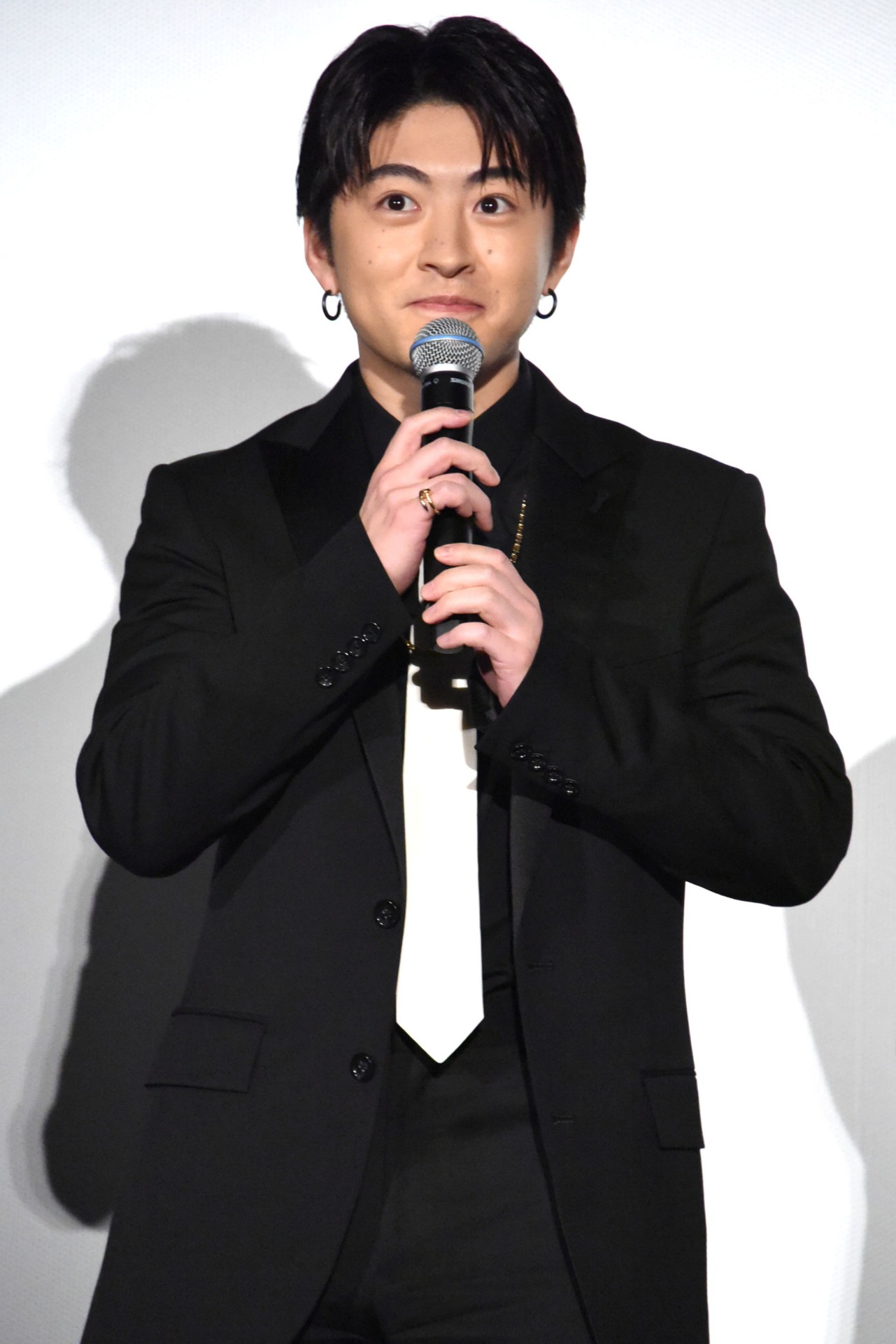 佐野玲於