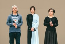 「今日も嫌がらせ弁当」八丈島特別試写会にて、左から塚本連平、篠原涼子、Kaori（ttkk）。