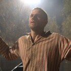 「パピヨン」チャーリー・ハナム×ラミ・マレック版とオリジナル版の場面写真解禁