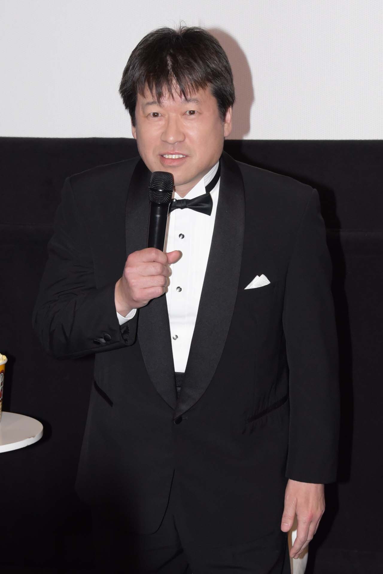 「シャザム!」“緊急発表会見風”イベントに登壇した佐藤二朗。