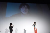 当初はイベントに不参加の予定だった北村匠海が、事前に撮影したメッセージ映像が上映される様子。