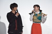 「君は月夜に光り輝く」公開記念舞台挨拶の様子。