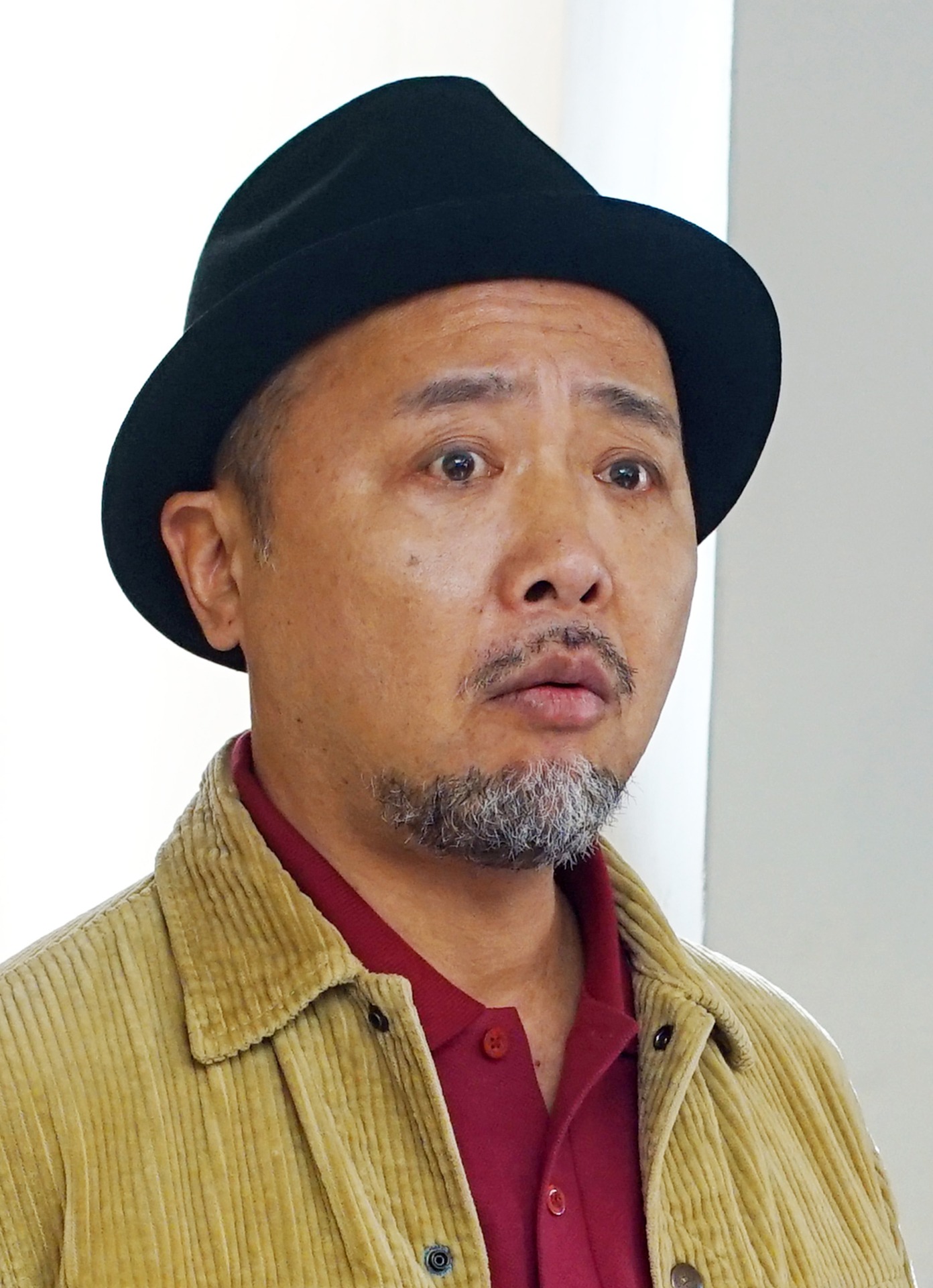 マキタスポーツ演じる三宅祐。