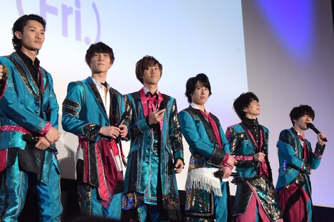 Snow Man。左から岩本照、渡辺翔太、阿部亮平、宮舘涼太、佐久間大介、深澤辰哉。