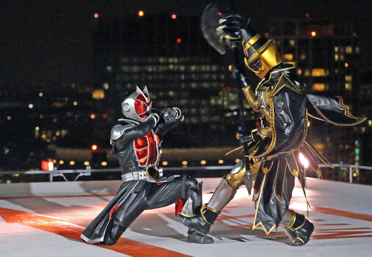 「劇場版 仮面ライダーウィザード イン マジックランド」 (c)2013 劇場版「ウィザード・キョウリュウジャー」製作委員会 (c)石森プロ・東映