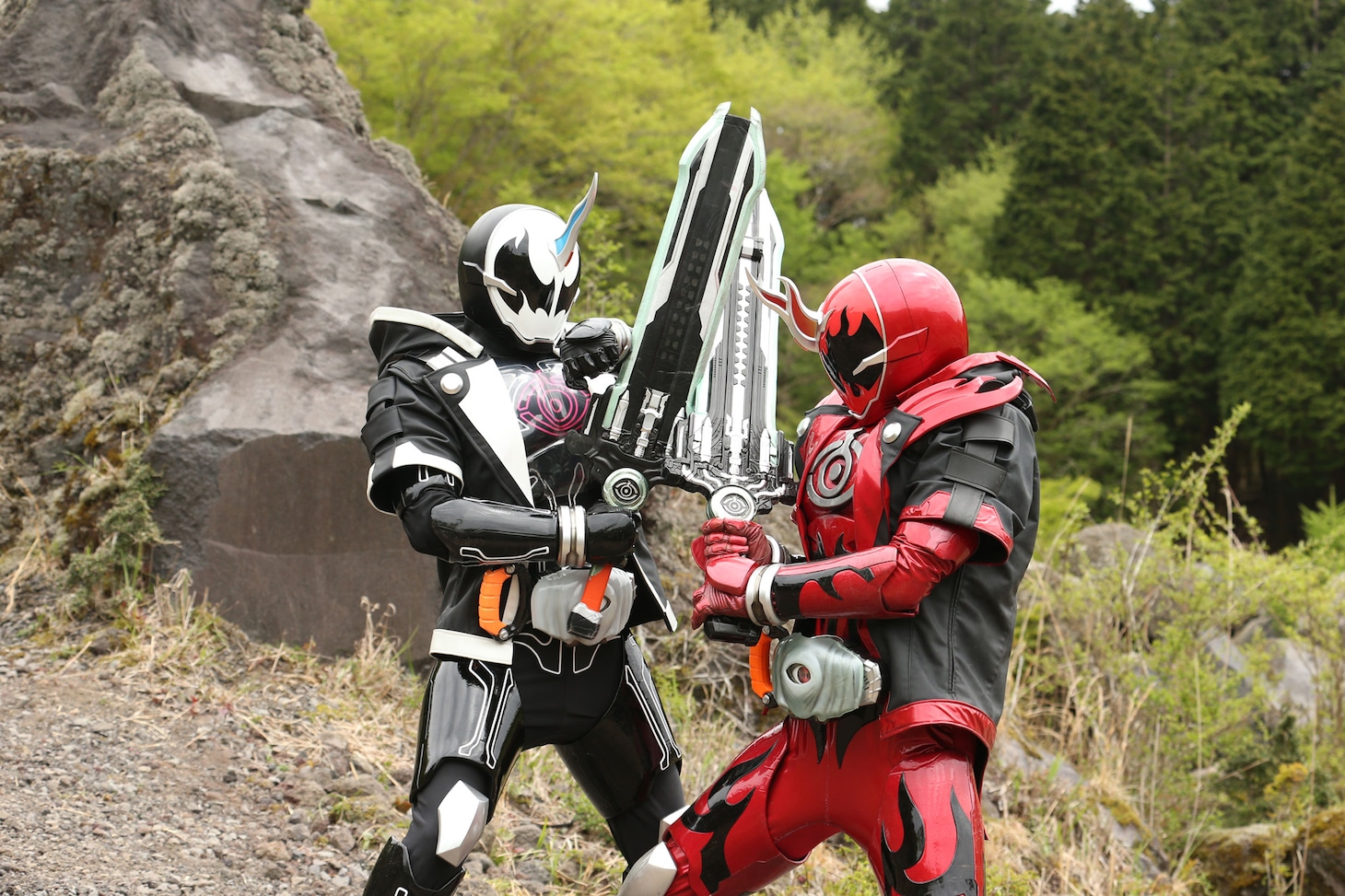 「劇場版 仮面ライダーゴースト 100の眼魂とゴースト運命の瞬間」 (c)2016 劇場版「ゴースト・ジュウオウジャー」製作委員会 (c)石森プロ・テレビ朝日・ADK・東映
