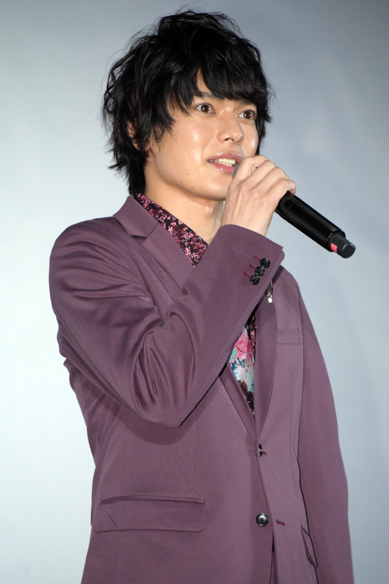 崎山つばさ