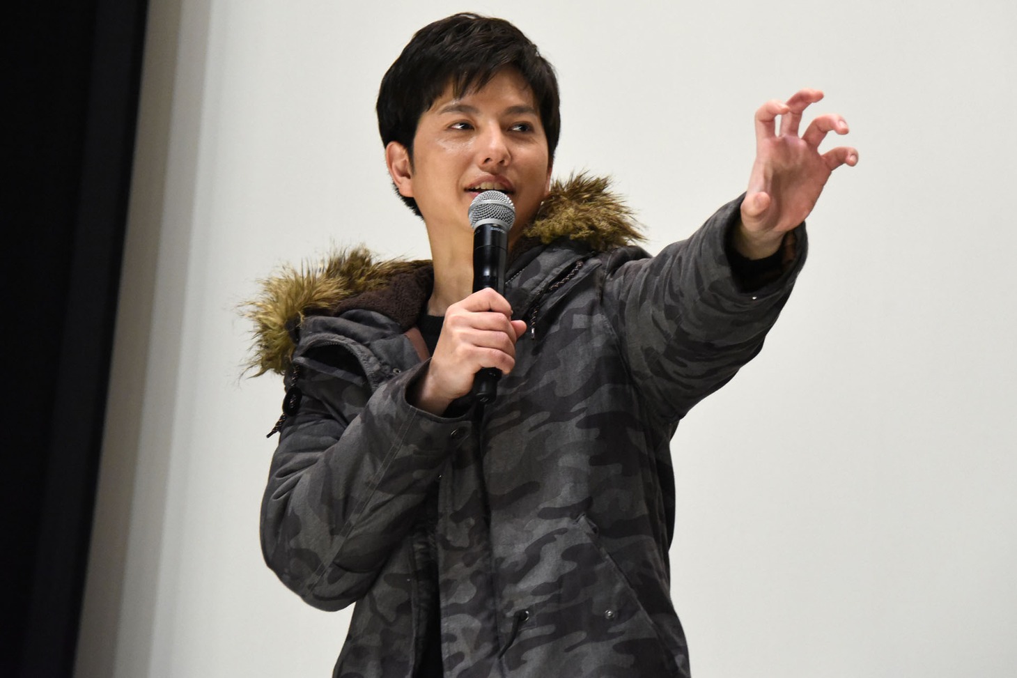 自宅で変身の練習をしたと明かす一條俊。