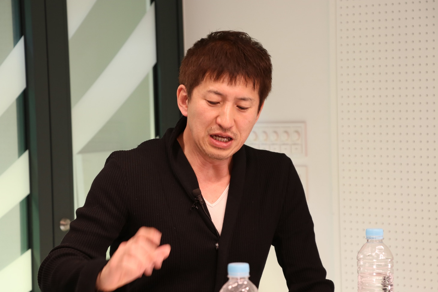 佐向大