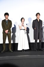 左から板垣瑞生、山口まゆ、TAKAHIRO。