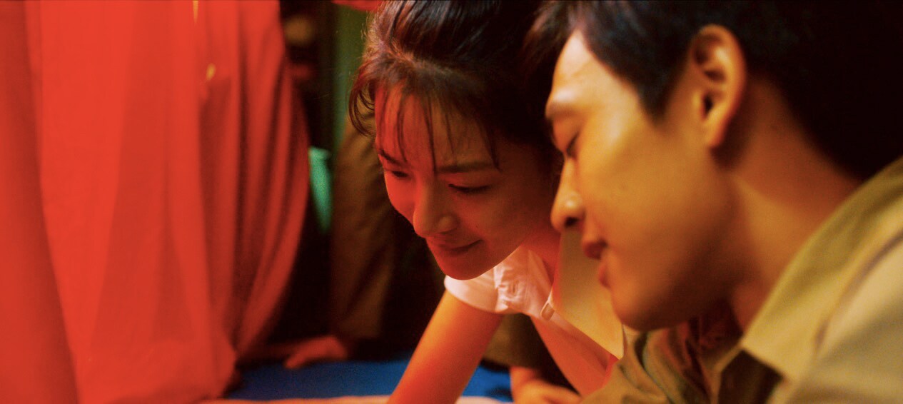 深夜にこっそりテレサ・テン、中国歌劇団の青春描く「芳華-Youth-」本編映像