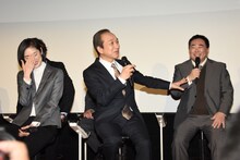 前列左から天海祐希、小日向文世、塚地武雅。