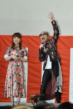 左からもも、竹中直人。