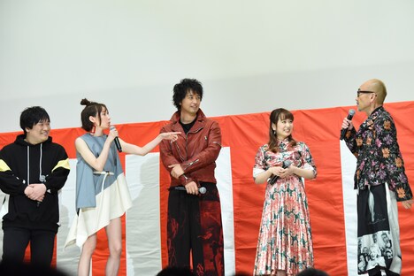 「麻雀放浪記2020」初日舞台挨拶の様子。