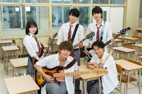 「小さな恋のうた」メインキャストの5人。