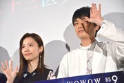 左から島崎遥香、岡山天音。