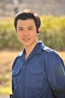 柴田明良演じる尾室隆弘。