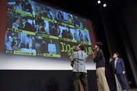 思い出話で盛り上がるキャストたち。