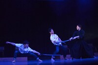 ジャパンアクションエンタープライズ所属の面々による演武の様子。