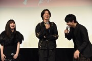 左から橋本環奈、山崎賢人、吉沢亮。