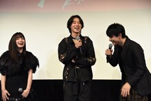 左から橋本環奈、山崎賢人、吉沢亮。