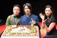 金曜ドラマ「インハンド」特別試写会の様子。左から濱田岳、山下智久、菜々緒。