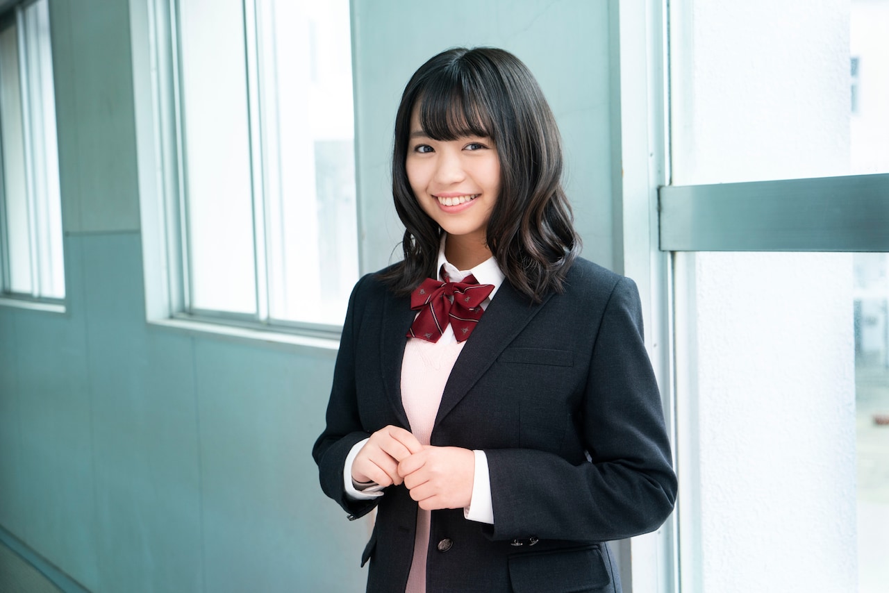 大原優乃・伊藤萌々香・飯窪春菜・恒松祐里 直筆サイン入りポスター 大原優乃・伊藤萌々香・飯窪春菜・恒松祐里 直筆サイン入り