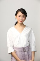 杏扮する濱鐘子。