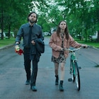 “ゾンビだらけの死んだ街”で暮らす少女の青春「さよなら、退屈なレオニー」予告