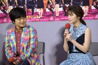 「恋と就活のダンパ」試写会の様子。左から加藤諒、小芝風花。