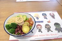 「アベンジャーズ／エンドゲーム」をテーマにしたカフェメニュー。