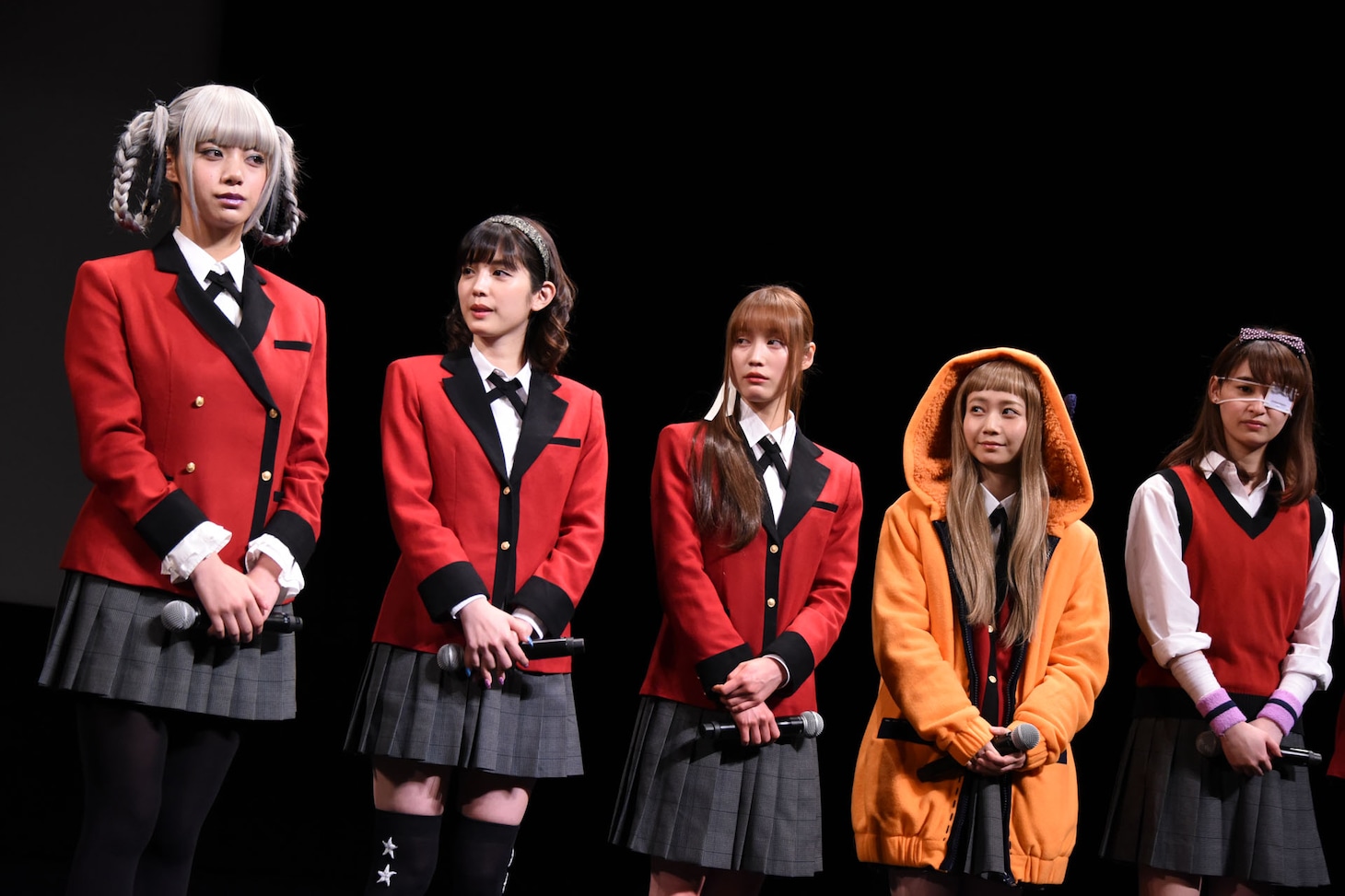 「映画 賭ケグルイ」完成披露舞台挨拶の様子。