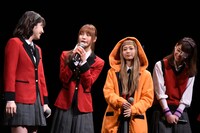 左から松田るか、中村ゆりか、三戸なつめ、柳美稀。
