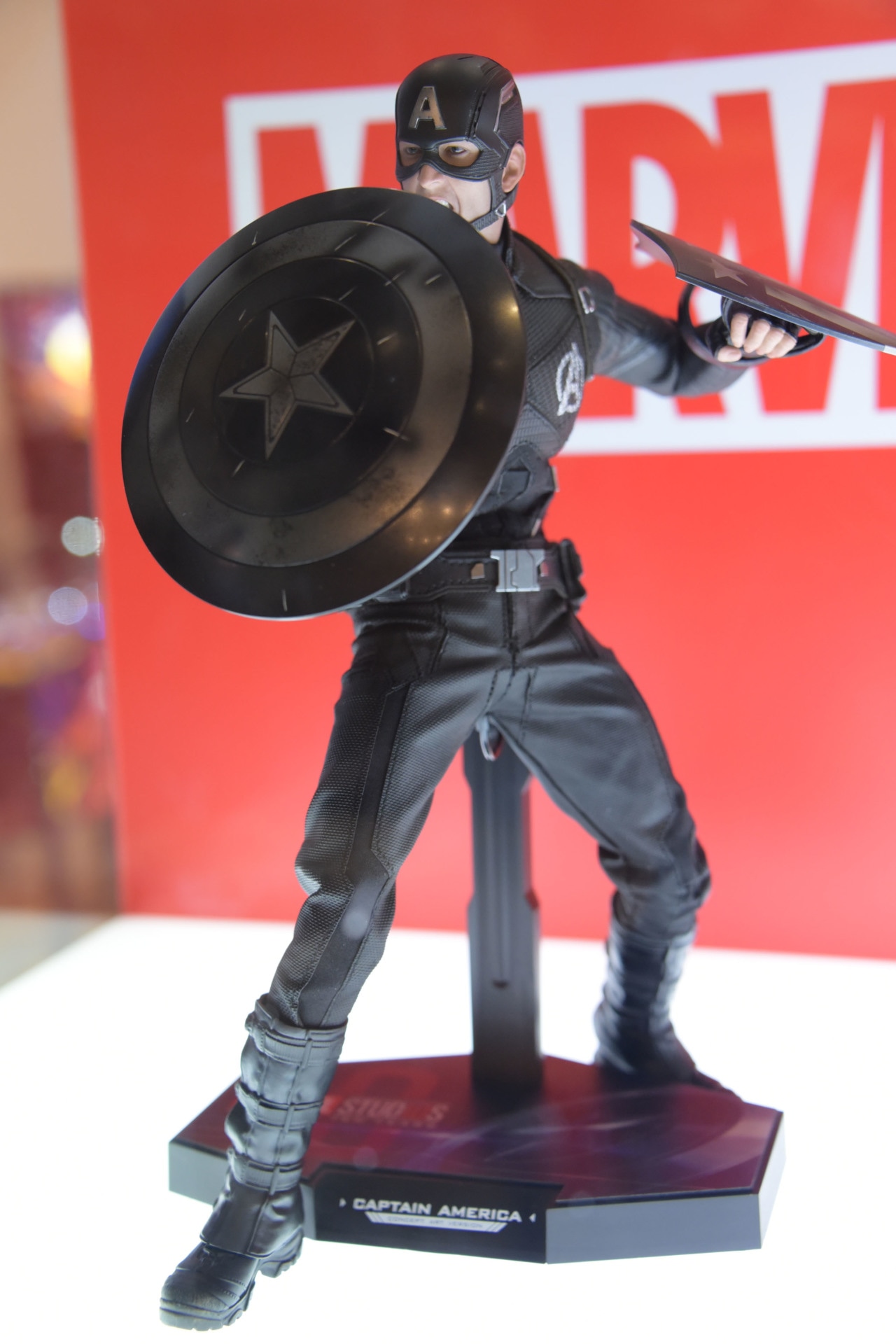 「『アベンジャーズ／エンドゲーム』エクスクルーシブ・ストア by ホットトイズ」限定アイテム