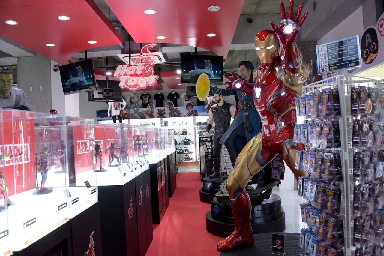 「アベンジャーズ」期間限定ストアが原宿に登場、衣装展示やコラボカフェも